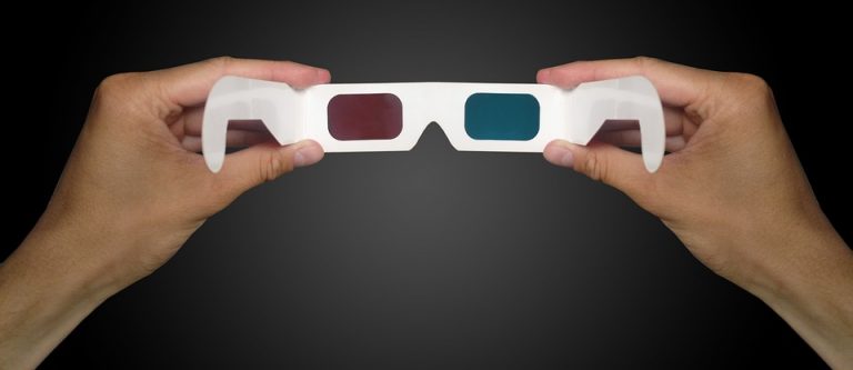 Cinéma avec lunettes 3D : Immersion et Technologie